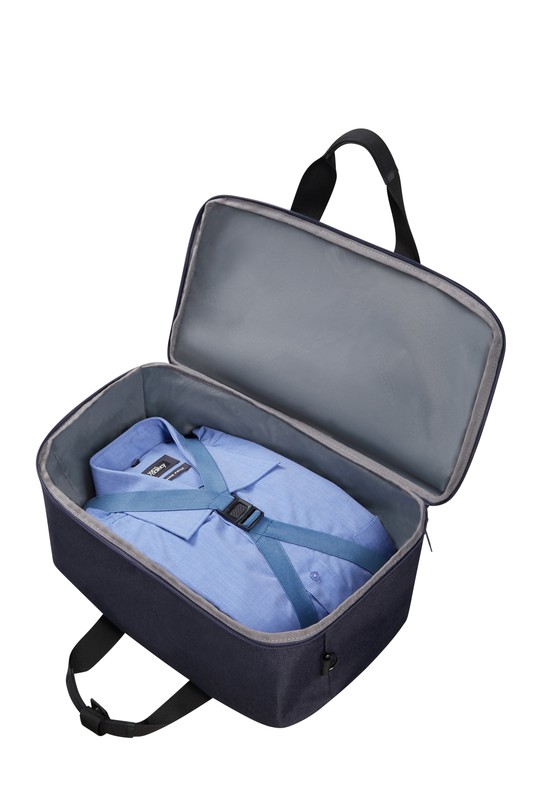 Boarding Bag American Tourister Streethero es perfecto como complemento viaje, con medidas para llevar como equipaje de mano y muy versátil, ya que se puede convertir en mochila y bandolera.