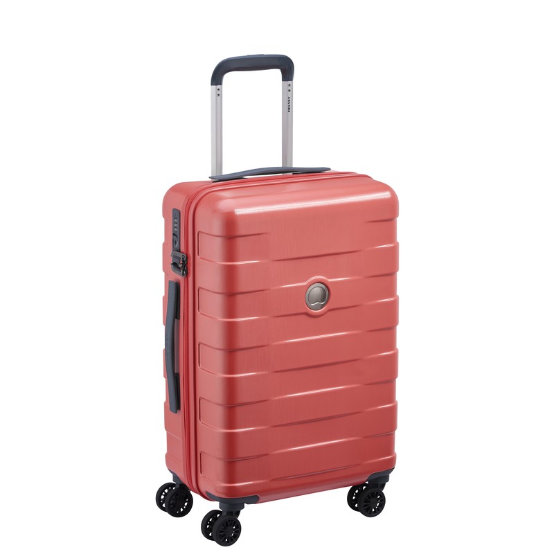 La maleta Delsey Quito combina ligereza, seguridad, y máxima capacidad. La maleta Quito de Delsey va equipada con cuatro ruedas, cierre de combinación con sistema TSA. La maleta Quito de Delsey