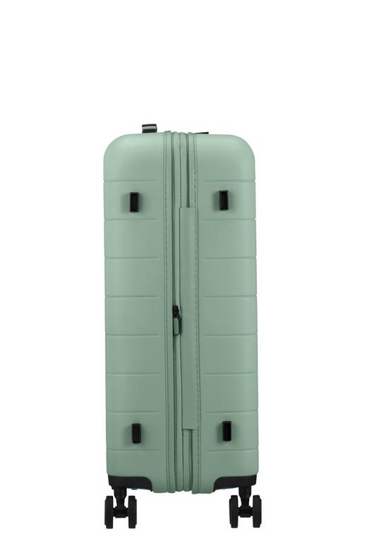 American Tourister Novastream medium suitcase 67 cm.