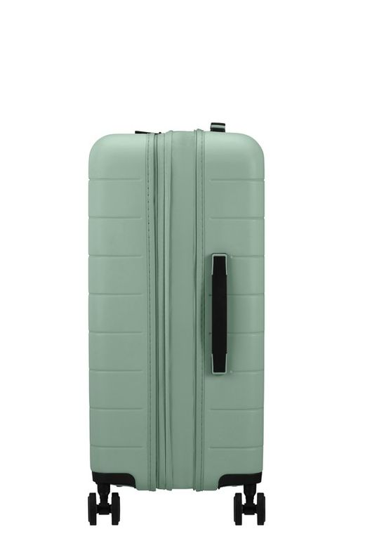 American Tourister Novastream medium suitcase 67 cm.
