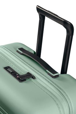 American Tourister Novastream medium suitcase 67 cm.