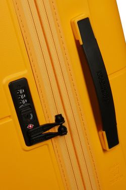 American Tourister Dashpop Medium Suitcase 67 cm. 4 Wheels