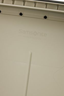 Maleta mitjana Samsonite Essens 69 cm sense cremallera