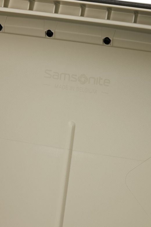 Maleta mitjana Samsonite Essens 69 cm sense cremallera